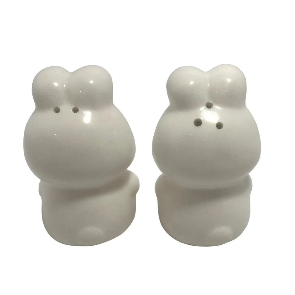 Vintage Bunny Salt‎ & Pepper Shakers Ceramic Pair Red & Blue Bows Made in Taiwan